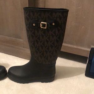 Rain boots that have barely been worn!